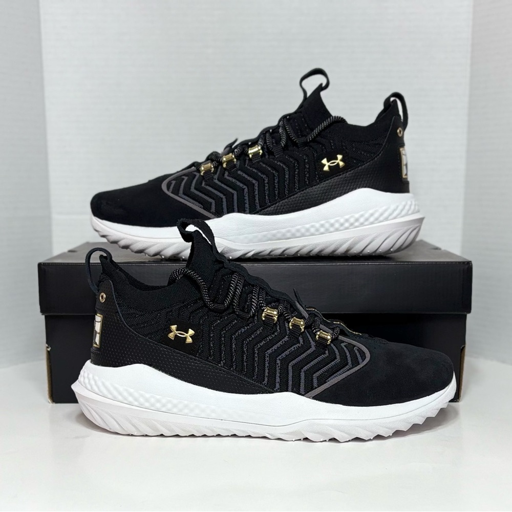 NEW Under Armour Bryce Harper 9 Turf Men’s Baseball Shoes 3027443-001 Black Gold